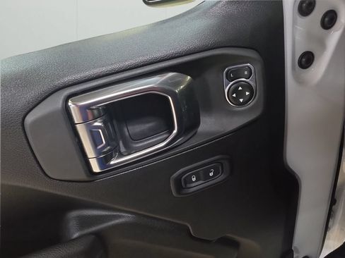 Used 2025 Jeep Wrangler Unlimited Rubicon 4xe w/ Safety Group AWD/4WD image 16