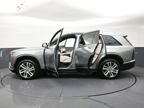Used 2026 Cadillac Vistiq Luxury AWD/4WD image 35
