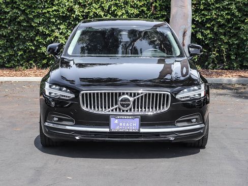 Used 2023 Volvo S90 B6 Plus AWD/4WD image 2