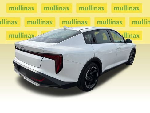 Used 2025 Kia K4 EX image 9