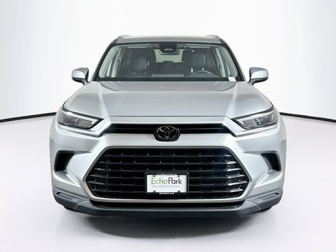 Used 2024 Toyota Grand Highlander AWD Hybrid image 2
