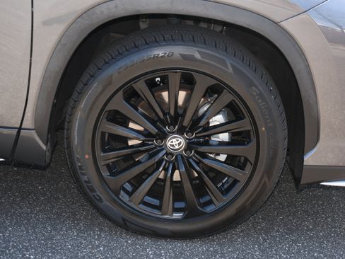 Used 2023 Toyota Highlander XSE image 22