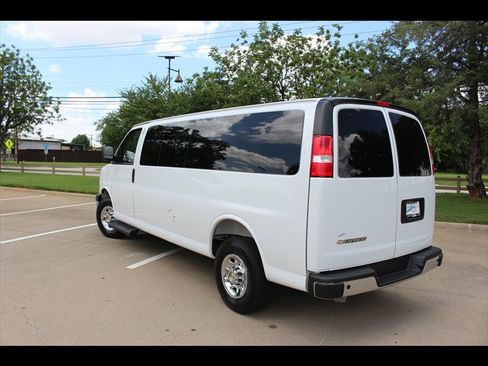 Used 2024 Chevrolet Express 3500 LT w/ LT Preferred Equipment Group RWD image 3
