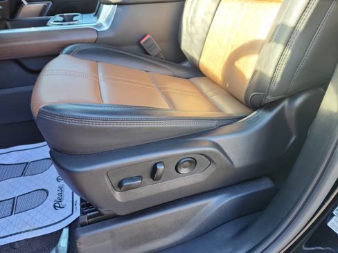 Used 2025 Chevrolet Silverado 3500 High Country w/ High Country Premium Package image 28