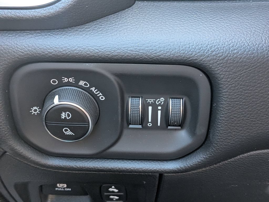 New 2026 RAM 1500 Laramie AWD/4WD image 25