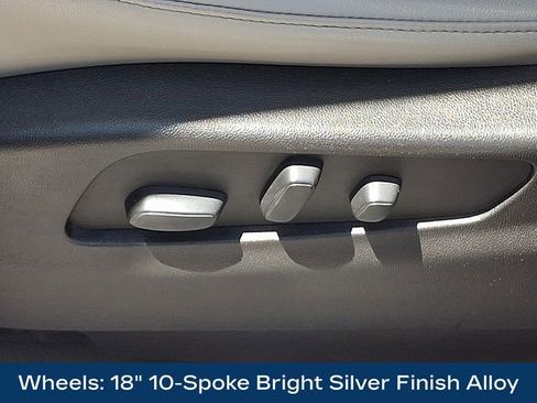 Used 2021 Cadillac XT4 Luxury w/ Trailering Package AWD/4WD image 18