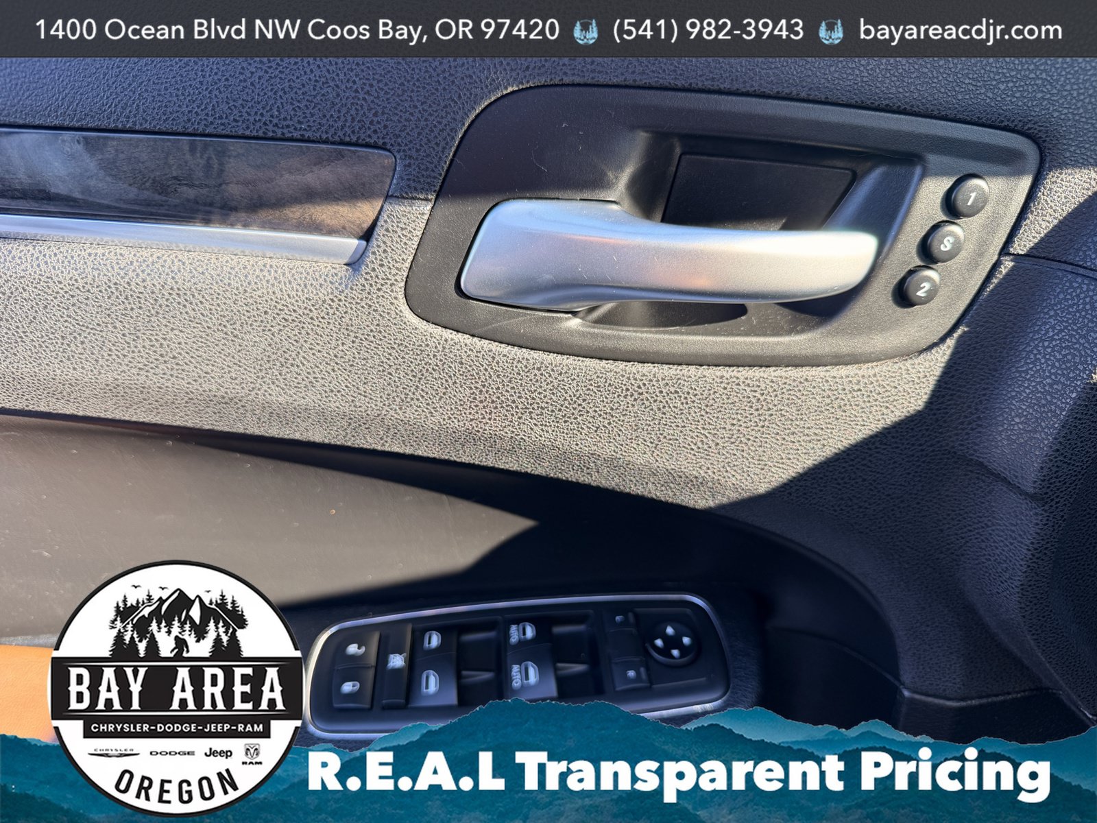 Used 2019 Chrysler 300 Limited w/ Light Group RWD image 13