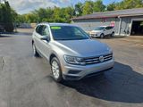 Used 2020 Volkswagen Tiguan S image 2