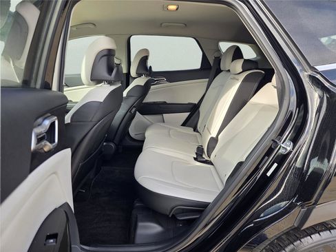 Used 2024 Kia Sportage EX image 13