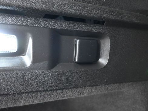 Used 2021 Buick Envision Essence AWD/4WD image 47