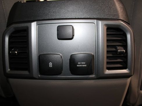 Used 2020 Ford F150 XLT w/ Equipment Group 302A Luxury AWD/4WD image 33
