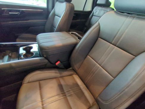 Used 2025 Chevrolet Tahoe High Country image 10