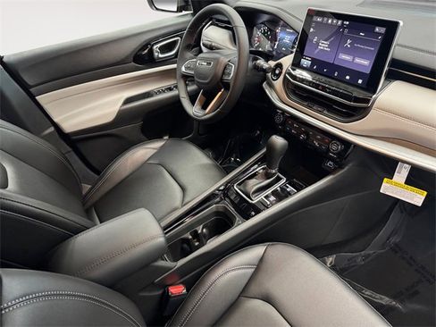 New 2026 Jeep Compass Limited image 4