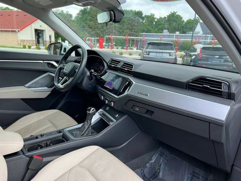 Used 2020 Audi Q3 2.0T Premium w/ Convenience Package AWD/4WD image 23