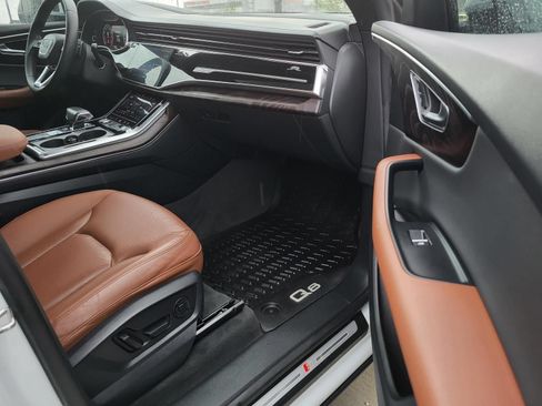 Used 2019 Audi Q8 Prestige w/ Adaptive Chassis Package AWD/4WD image 9