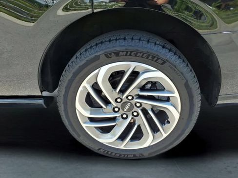 Used 2025 Lincoln Navigator Reserve AWD/4WD image 13