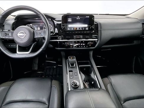Used 2024 Nissan Pathfinder SL w/ Black Appearance Package AWD/4WD image 18