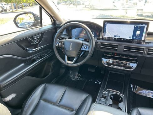 Used 2023 Lincoln Corsair Standard image 9