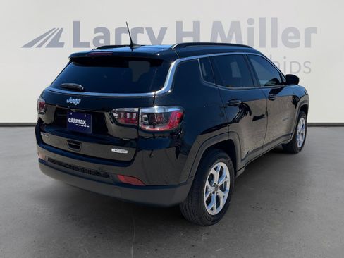 Certified 2025 Jeep Compass Latitude AWD/4WD image 5