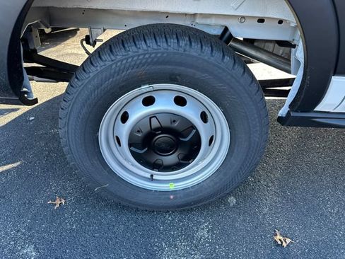 New 2026 Ford Transit 250 Low Roof RWD image 18