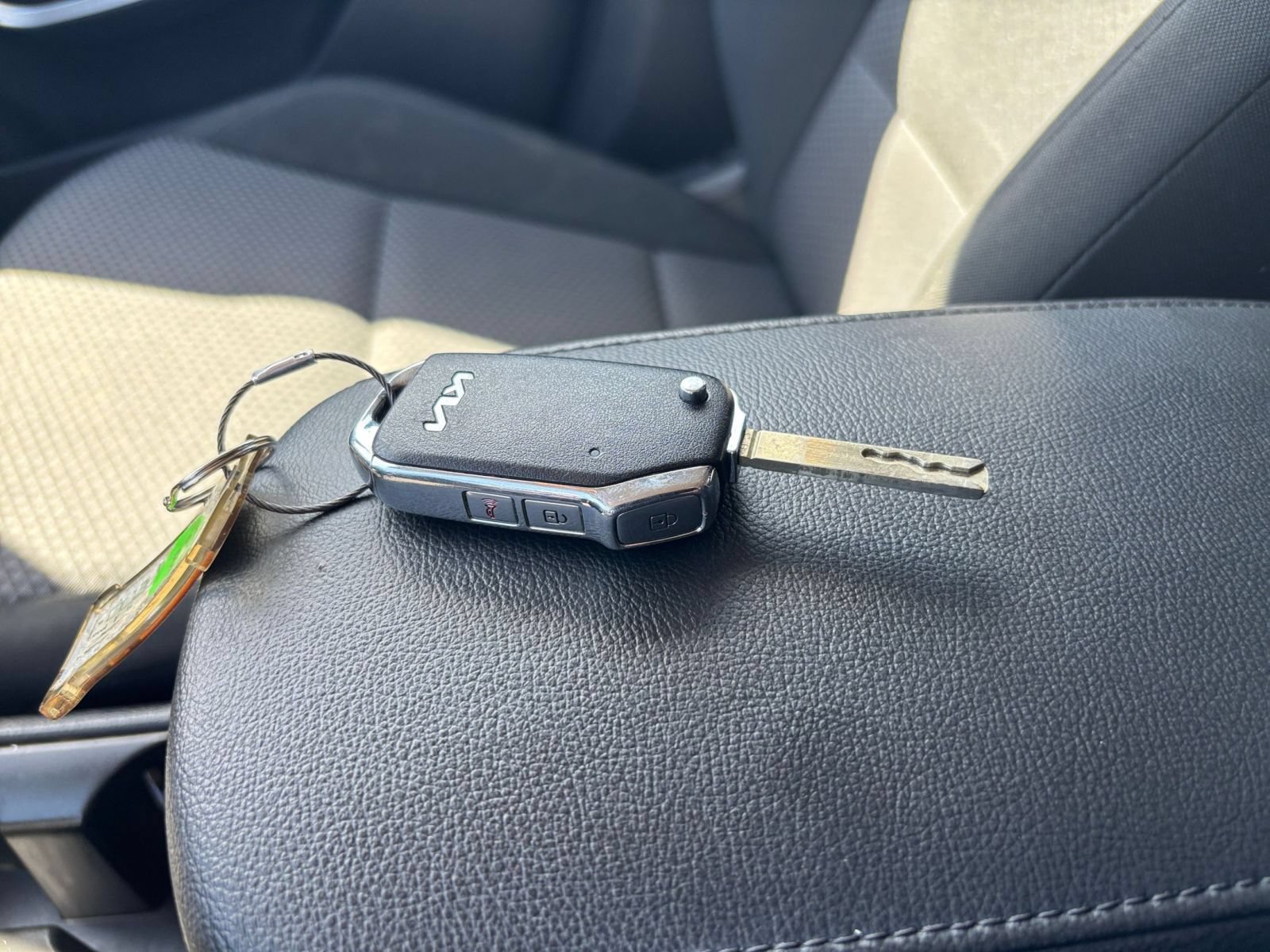 Used 2025 Kia Soul LX w/ LX Technology Package FWD image 20