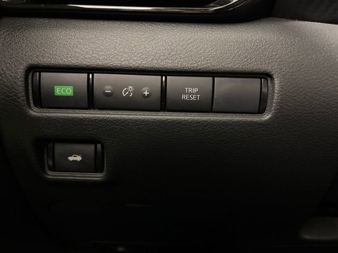 Used 2022 Nissan Sentra SR w/ SR Premium Package image 28