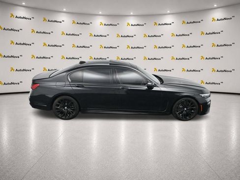 Used 2022 BMW 740i w/ M Sport Package RWD image 71