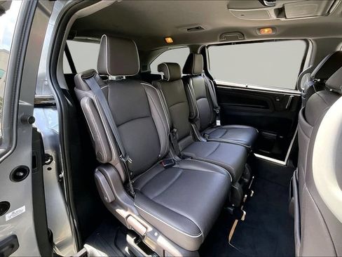 Used 2024 Honda Odyssey Elite image 19