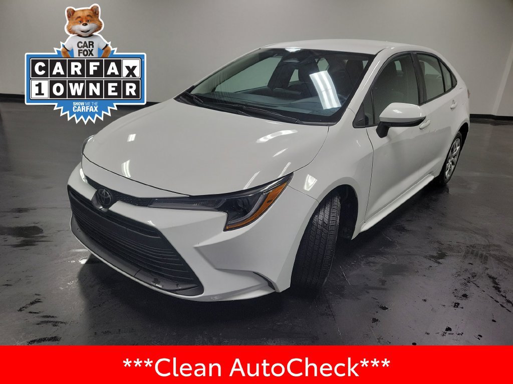 Used 2025 Toyota Corolla LE FWD image 4