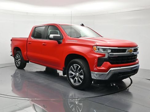 Used 2022 Chevrolet Silverado 1500 LT AWD/4WD image 3