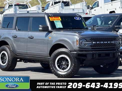 Used 2024 Ford Bronco Badlands image 1