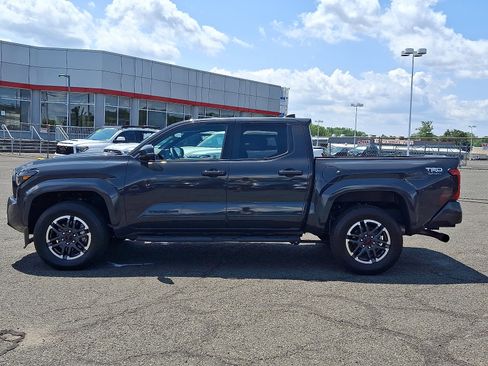 Used 2025 Toyota Tacoma TRD Sport w/ TRD Sport Premium Package AWD/4WD image 4