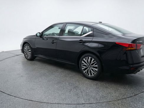Used 2025 Nissan Altima 2.5 SV image 6