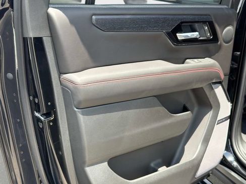 New 2026 GMC Yukon XL AT4 Ultimate AWD/4WD image 11