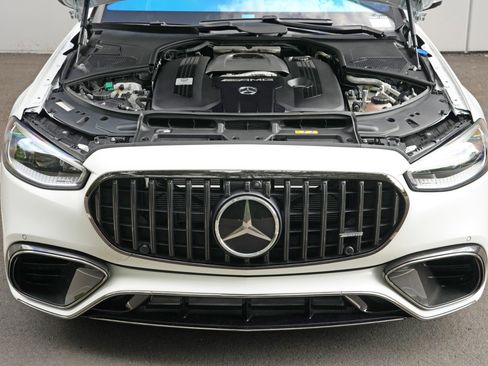 Used 2025 Mercedes-Benz S 63 AMG S image 8