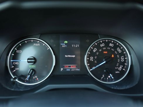 Used 2022 Toyota RAV4 LE image 41