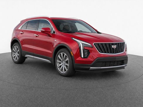 Used 2023 Cadillac XT4 Premium Luxury FWD image 2