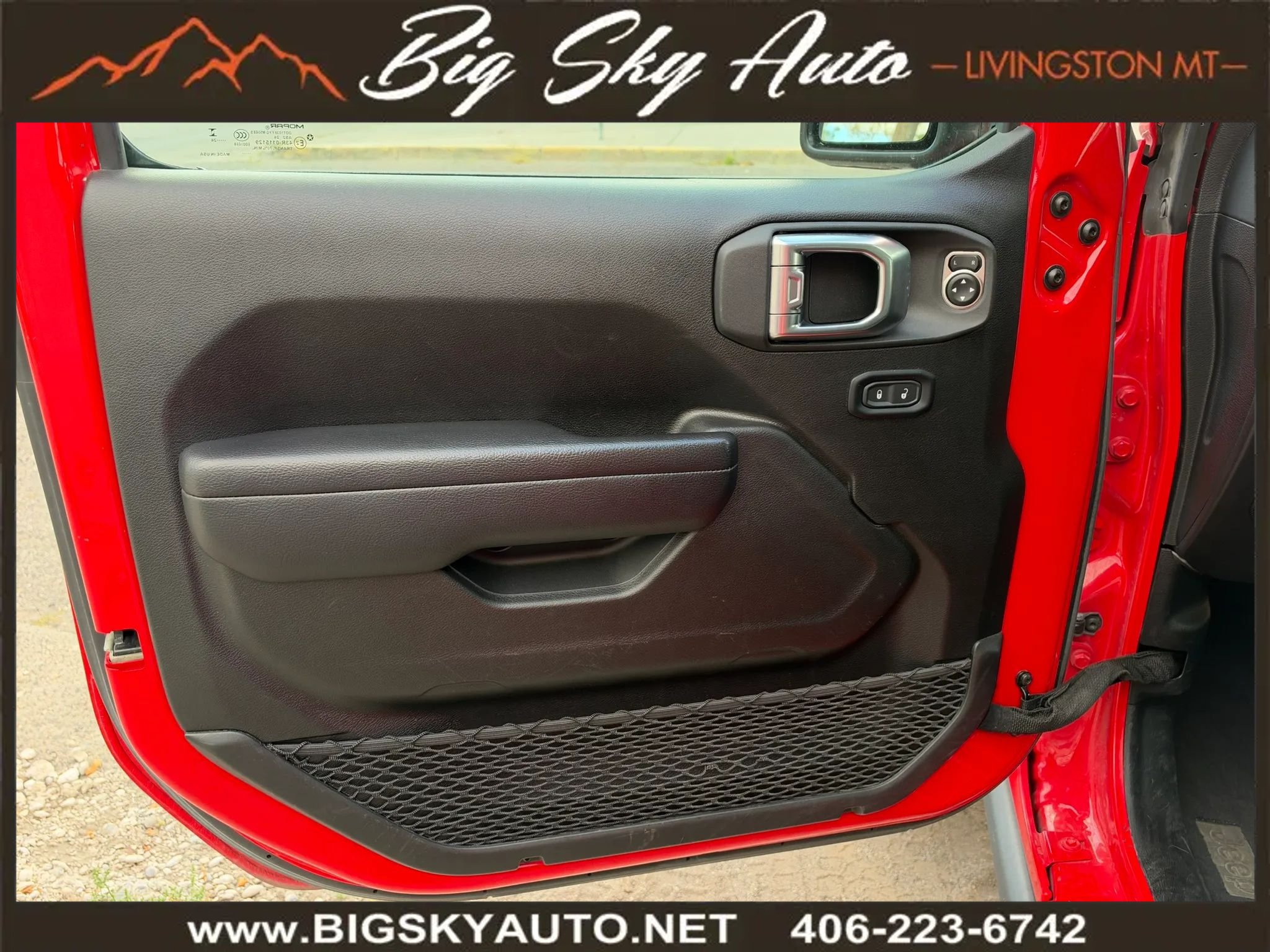 Used 2024 Jeep Wrangler Unlimited Rubicon AWD/4WD image 10