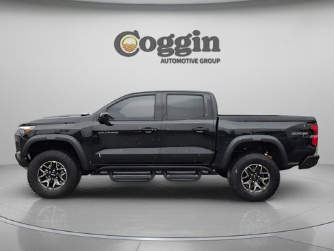 Used 2026 Chevrolet Colorado ZR2 w/ Technology Package AWD/4WD image 2