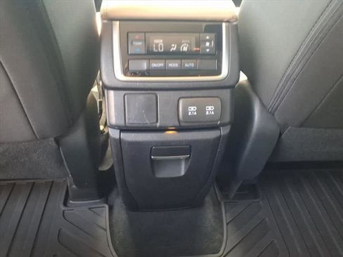 Used 2021 Subaru Ascent Premium w/ Convenience Package AWD/4WD image 26