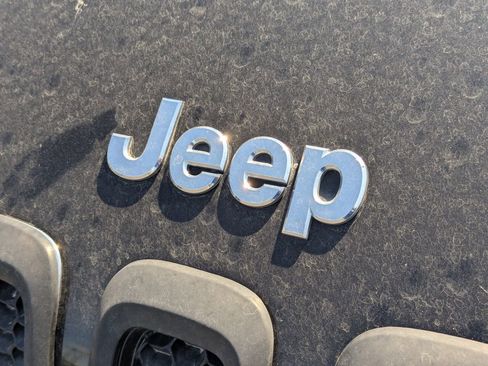 Used 2014 Jeep Cherokee Latitude w/ Cold Weather Group AWD/4WD image 10