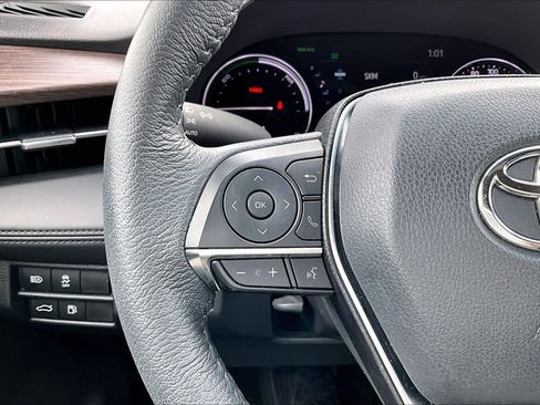 Used 2021 Toyota Avalon XLE w/ Moonroof Package FWD image 24