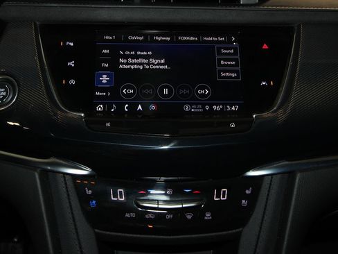 Used 2023 Cadillac XT6 Premium Luxury w/ Platinum Package FWD image 14
