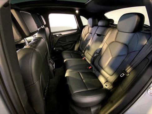 Certified 2023 Porsche Macan AWD/4WD image 24