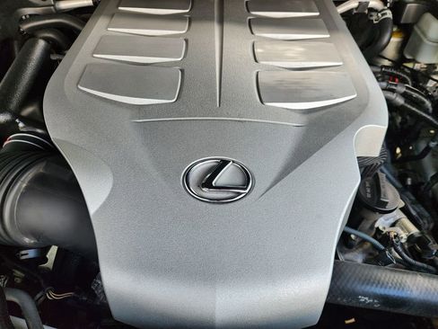 Used 2017 Lexus GX 460 Premium w/ Premium Package image 34