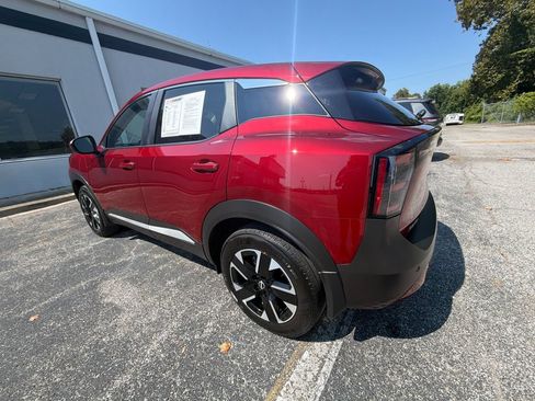 Used 2025 Nissan Kicks SV AWD/4WD image 3