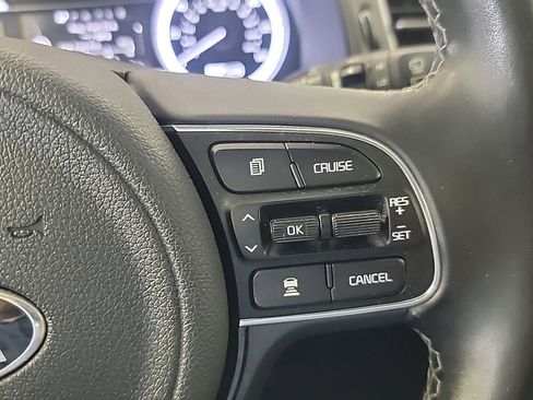 Used 2017 Kia Niro Touring w/ Advanced Technology Package image 26