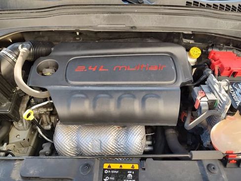 Used 2020 Jeep Renegade Altitude AWD/4WD image 33