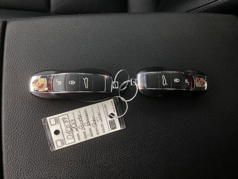 Used 2013 Porsche Panamera S image 42