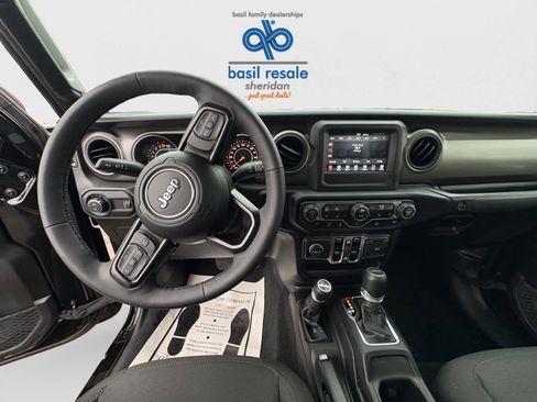 Used 2023 Jeep Gladiator Sport AWD/4WD image 11
